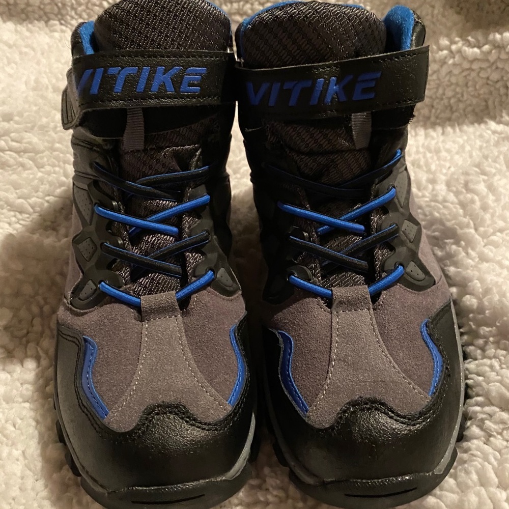 VITIKE Big Boys Hiking Boots Size 7/38 Fit like 6